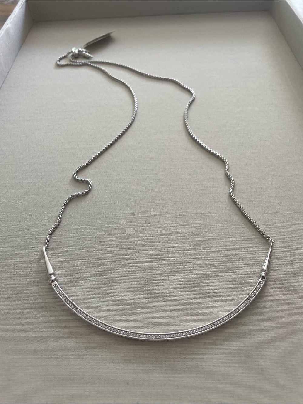 Kendra Scott Curved Bar Necklace